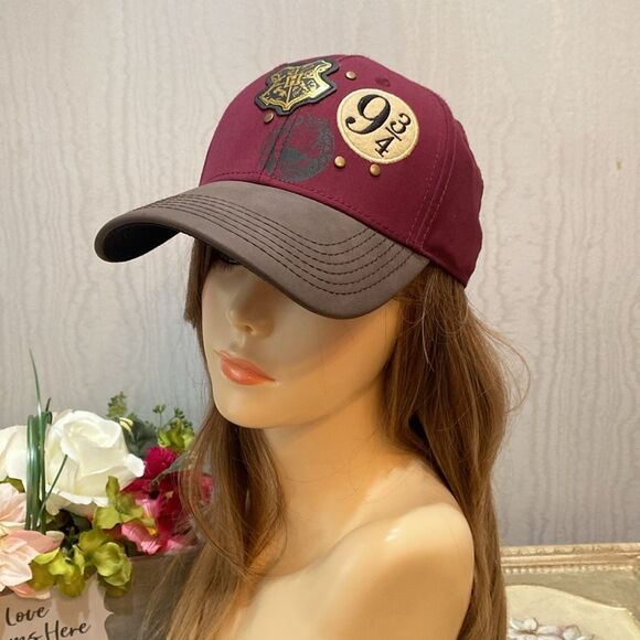 Harry Potter Platform 9 3/4 Strap Back Cap Hat Faux Suede OSFM Unisex New - Picture 1 of 16